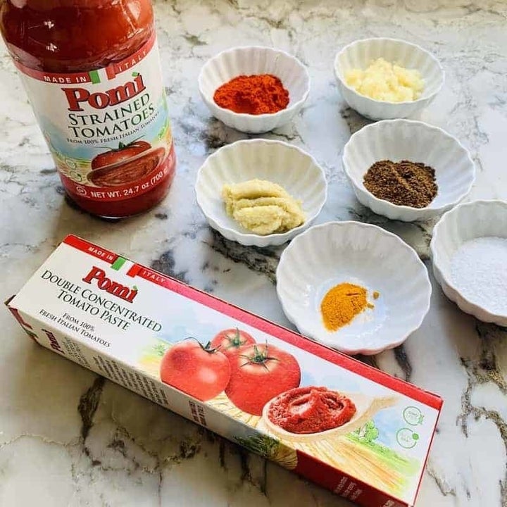 Ingredients for tikka masala chicken.